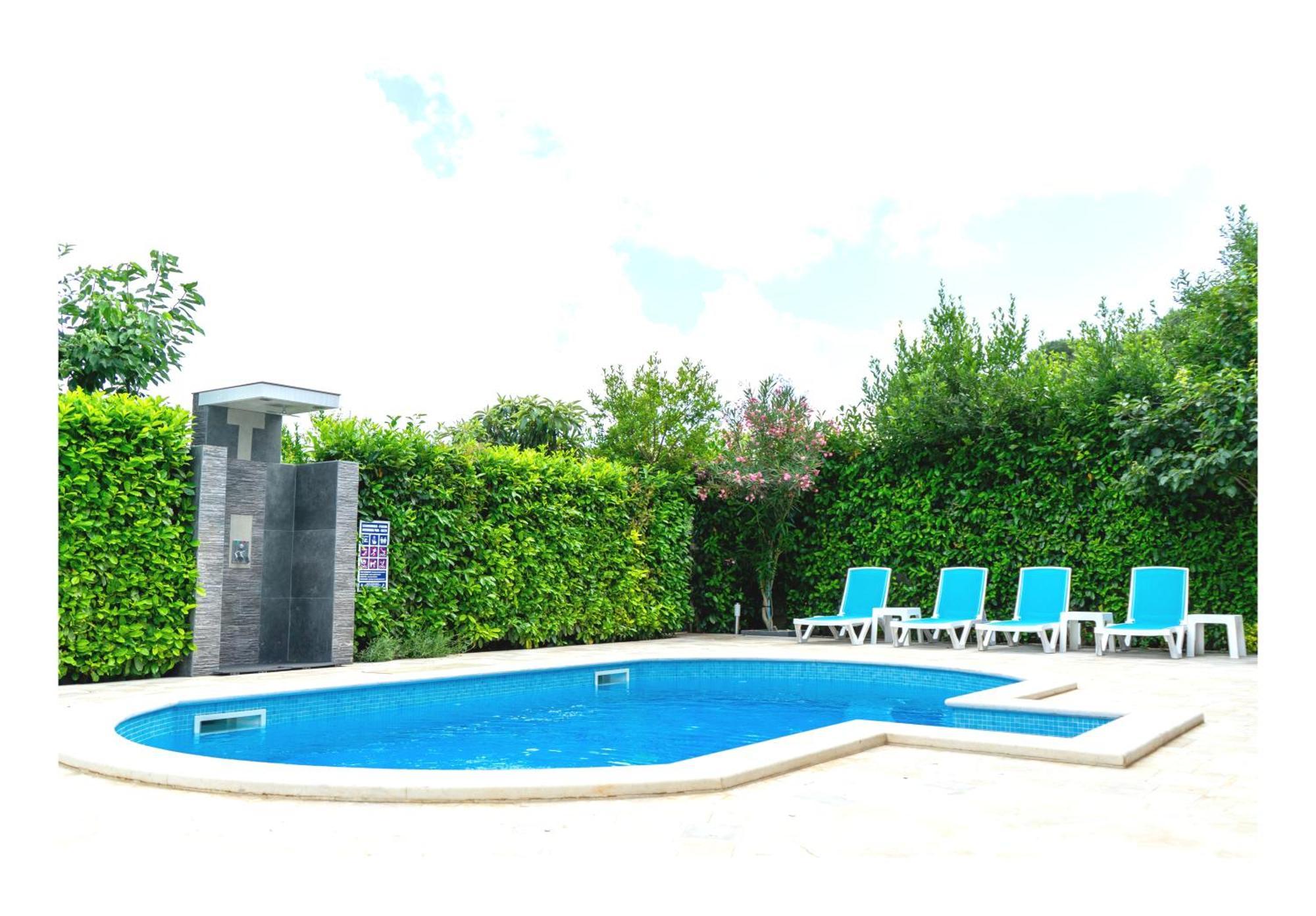 Pool Retreat Pula